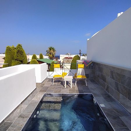 Chariot Apartments Santorini Kamári エクステリア 写真