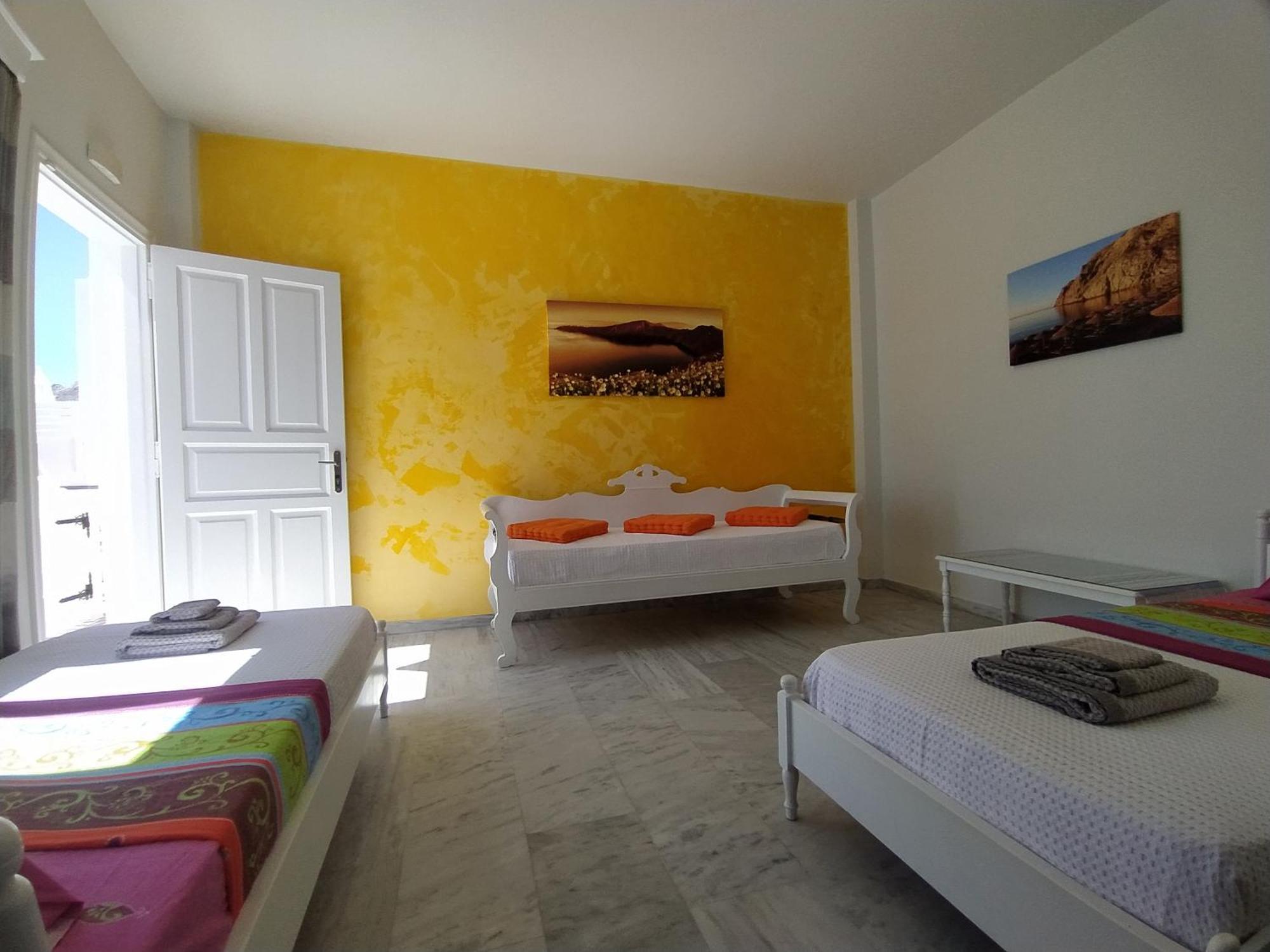 Chariot Apartments Santorini Kamári エクステリア 写真