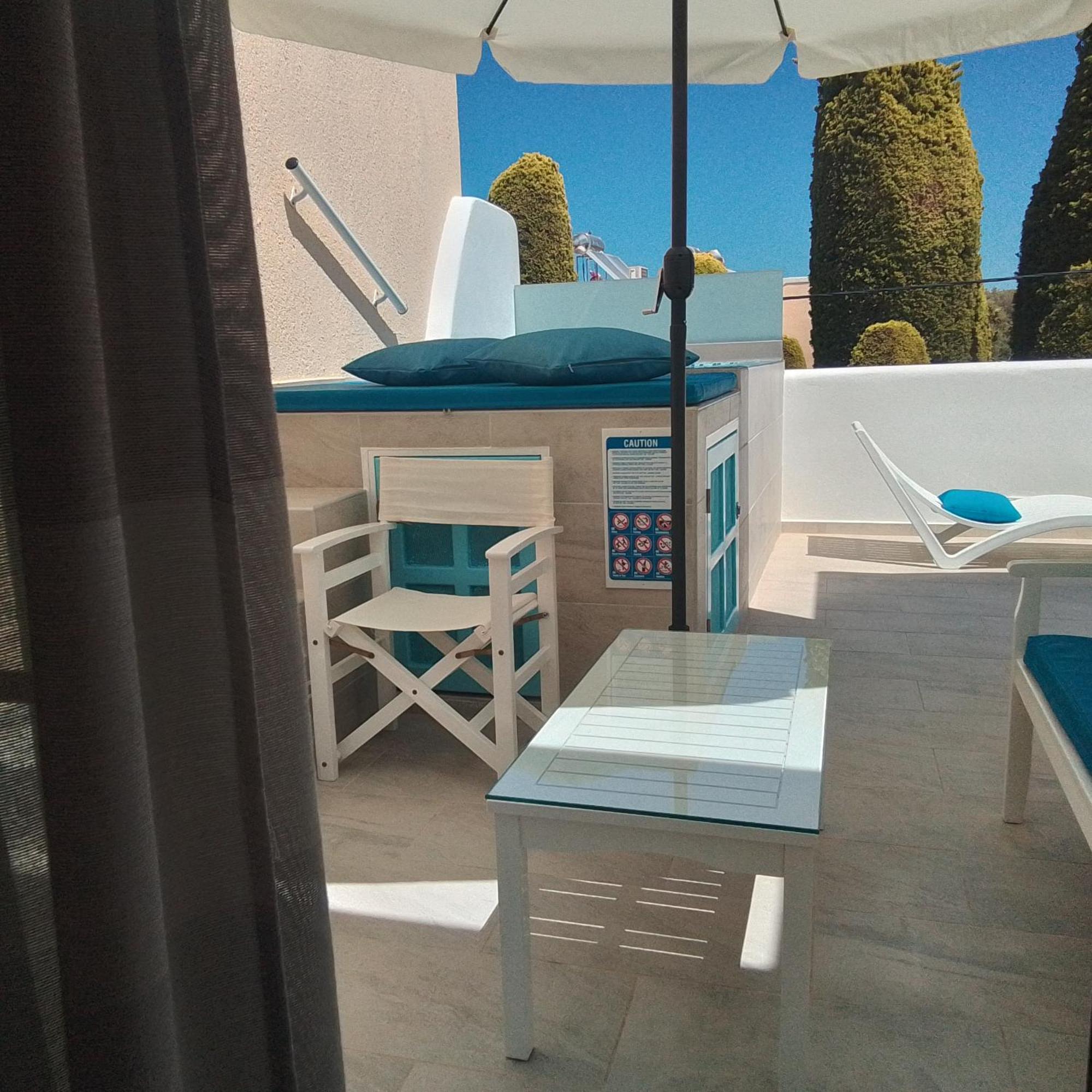 Chariot Apartments Santorini Kamári エクステリア 写真