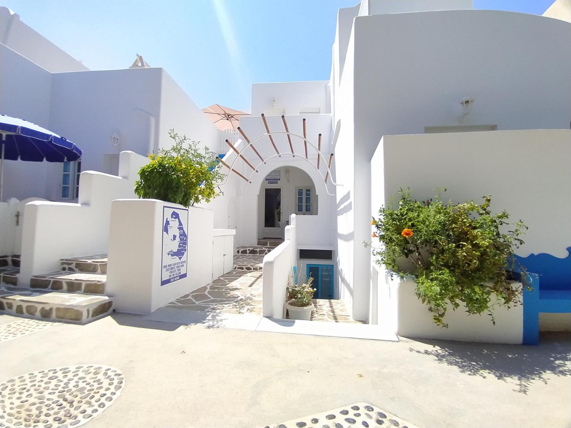 Chariot Apartments Santorini Kamári エクステリア 写真