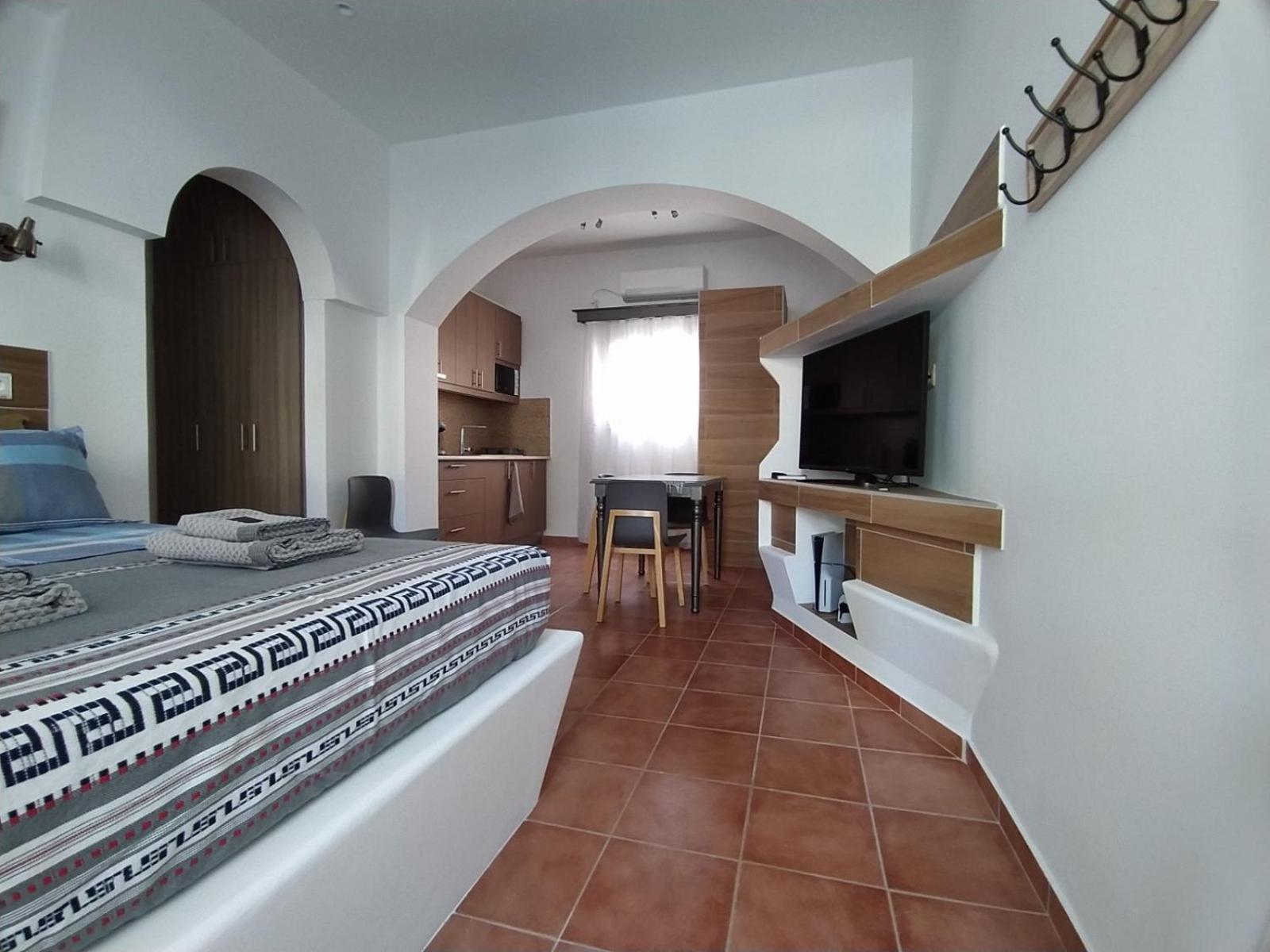 Chariot Apartments Santorini Kamári エクステリア 写真
